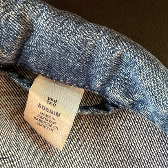 Vintage Jean Jacket Custom 80s 90s Pinback Buttons Pins Blue Denim Size Small - Picture 7 of 9